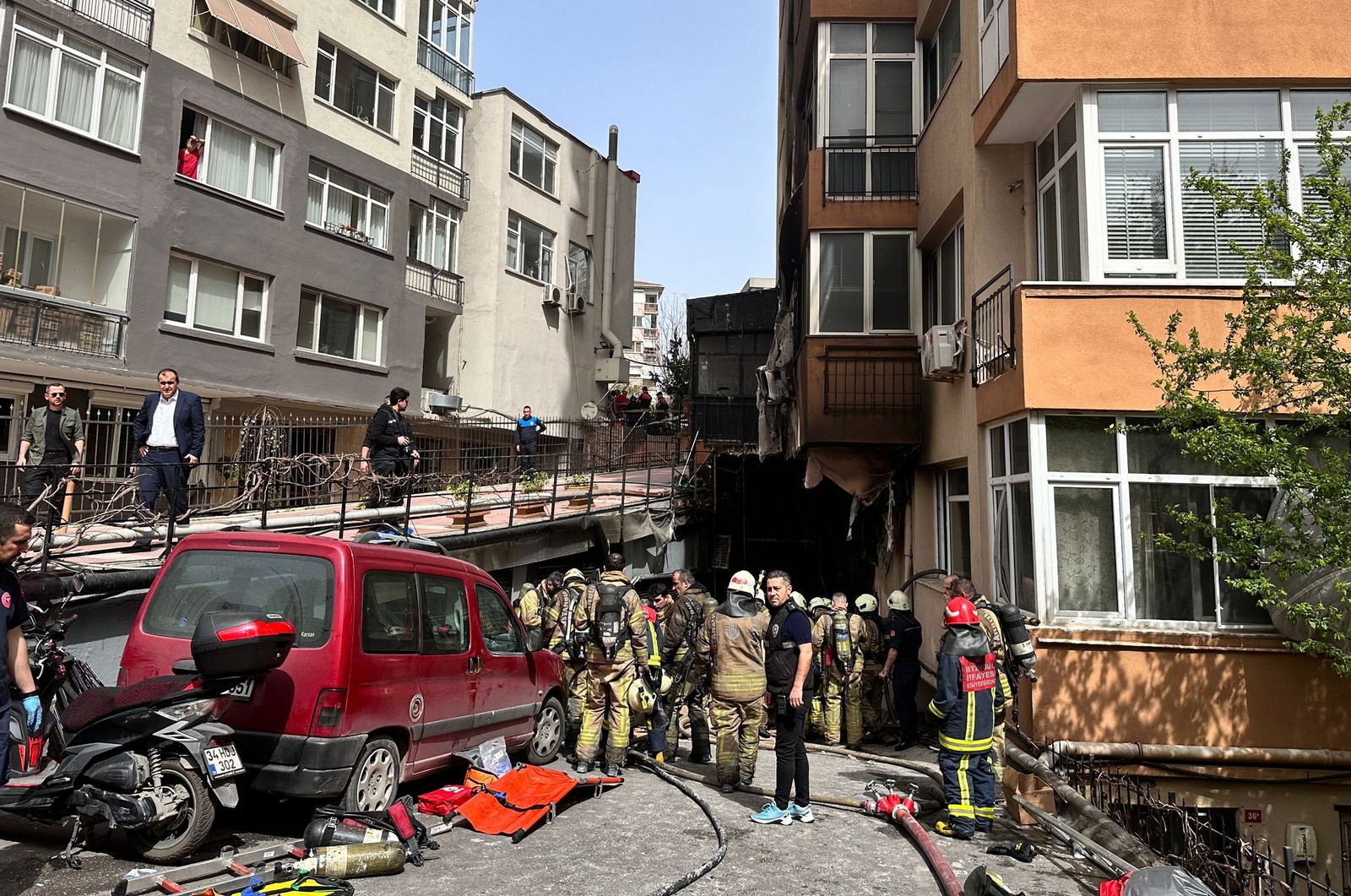 Φωτιά σε πολυκατοικία στην Κωνσταντινούπολη