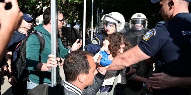Εξάρχεια: Ένταση και προσαγωγές σε διαμαρτυρία για την επέκταση του εργοταξίου