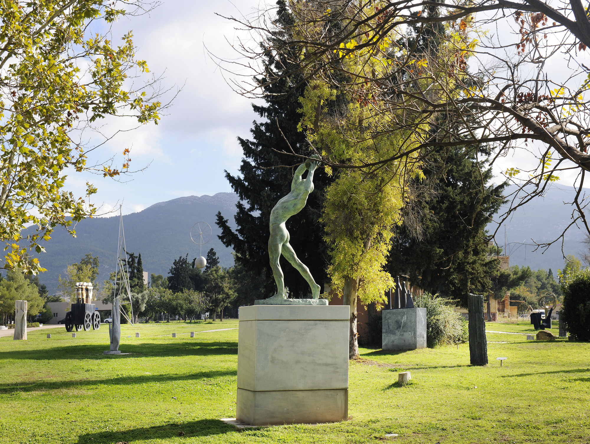 Άποψη από τον κήπο της Εθνικής Γλυπτοθήκης