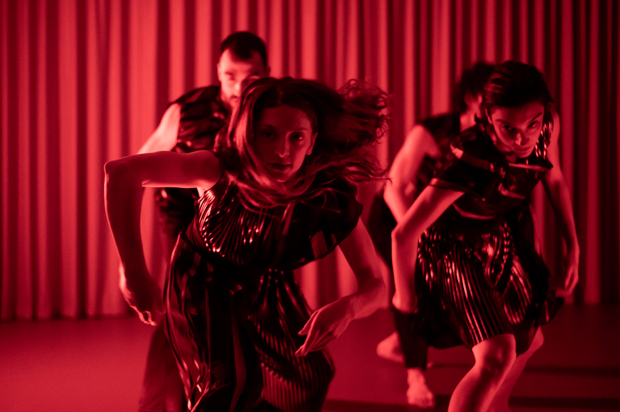 παράσταση χορού 4+ΕΝΑ