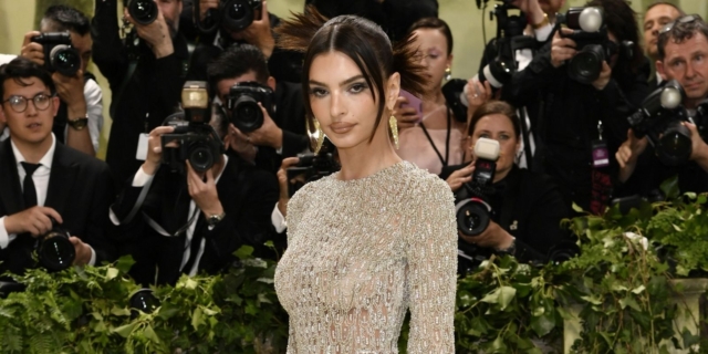 Η Emily Ratajkowski στο Met Gala 2024