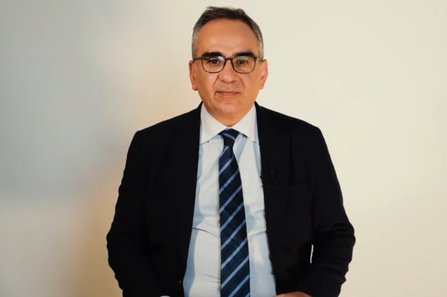 Fast Track στις Ευρωεκλογές με τον Βασίλη Κοντοζαμάνη