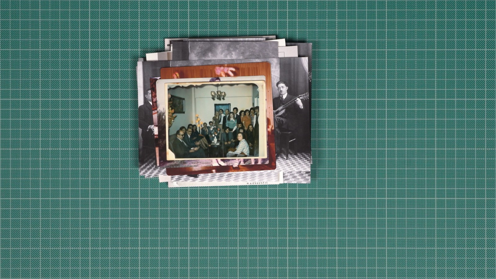 Μαρία ΤσάγκαρηThe man on the left, 2022 (στιγμιότυπο)
Μονοκάναλη ταινία, έγχρωμη με ήχο, 24’ 44’’
Ευγενική παραχώρηση της καλλιτέχνιδας