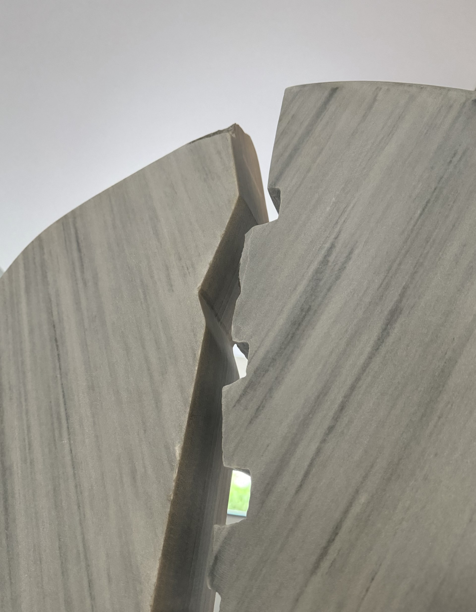 Βένια Δημητρακοπούλου,Έρως, 2024, μάρμαρο, λεπτομέρεια 