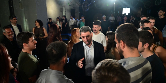 Από την συζήτηση του Νίκου Ανδρουλάκη με νέους