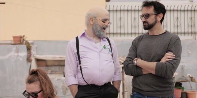 Ο Διονύσης Ατζαράκης έγινε ο θείος που “κάθεται με τη νεολαία”