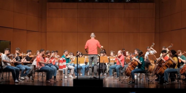 Ο ύμνος του Ολυμπιακού από την Καμεράτα Τζούνιορ – Βίντεο