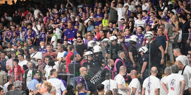 Μικροένταση στις κερκίδες