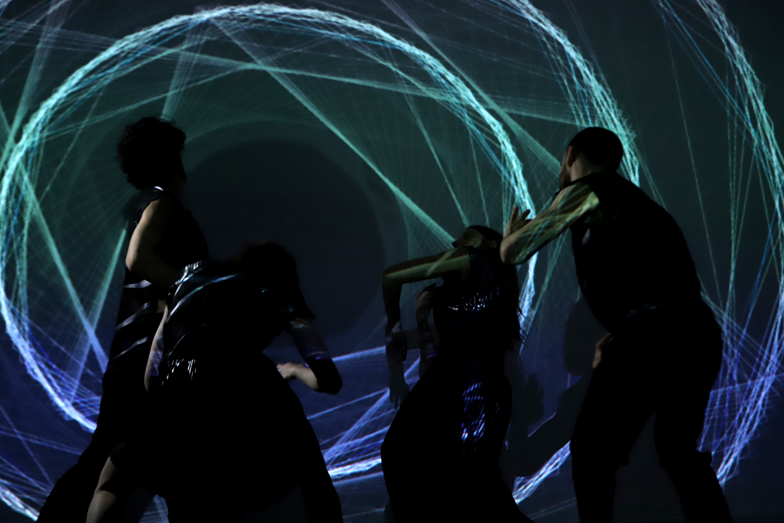 παράσταση χορού 4+ΕΝΑ