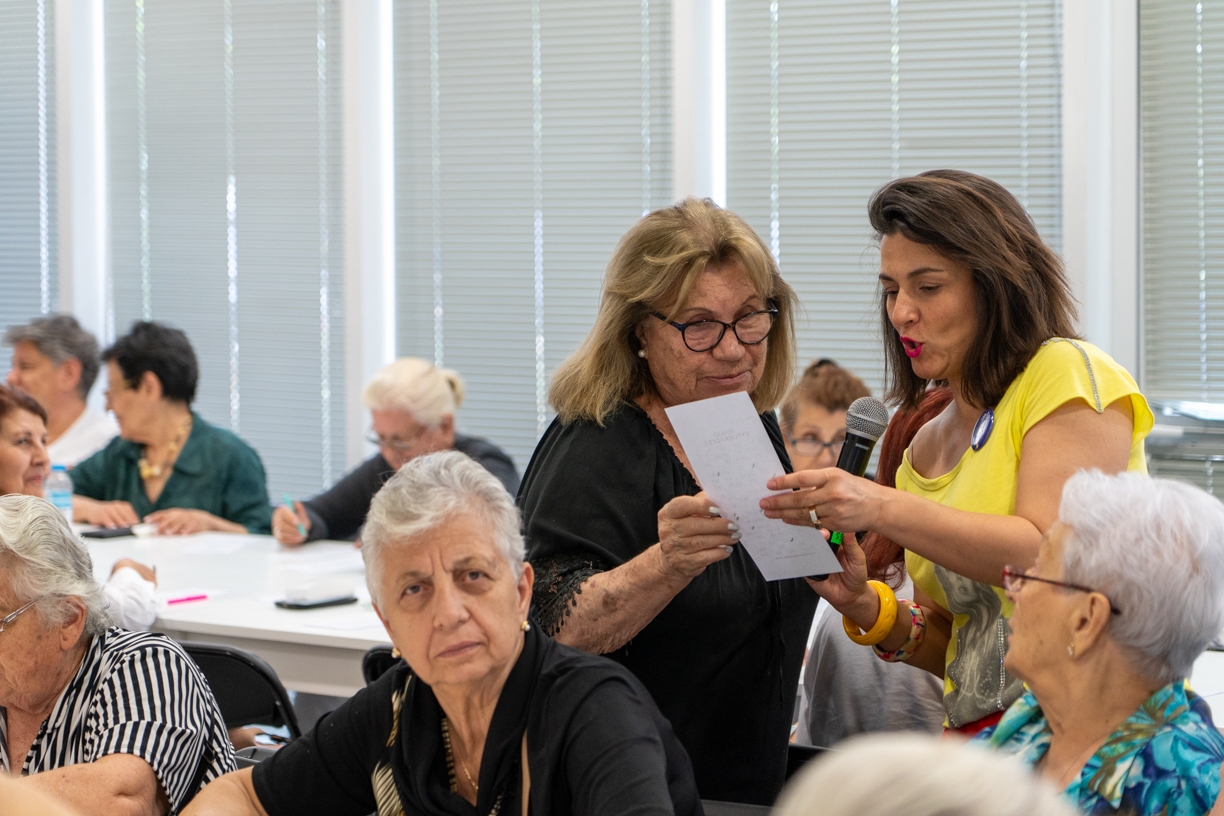 Η Ελβίρα Φόρτε από το γραφείο του ΕΚ στην Αθήνα, συντονίζει το παιχνίδι