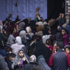 Οι διεθνείς οργανώσεις αρωγής λένε ότι η Γάζα υποφέρει από ελλείψεις τροφίμων, φαρμάκων και άλλων βασικών αγαθών ως αποτέλεσμα του πολέμου μεταξύ του Ισραήλ και της Χαμάς.