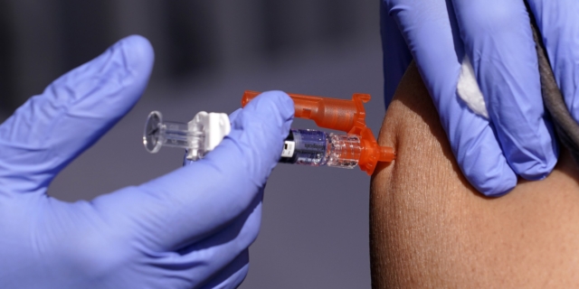 Εμβολιασμός ασθενή για την ιλαρά
