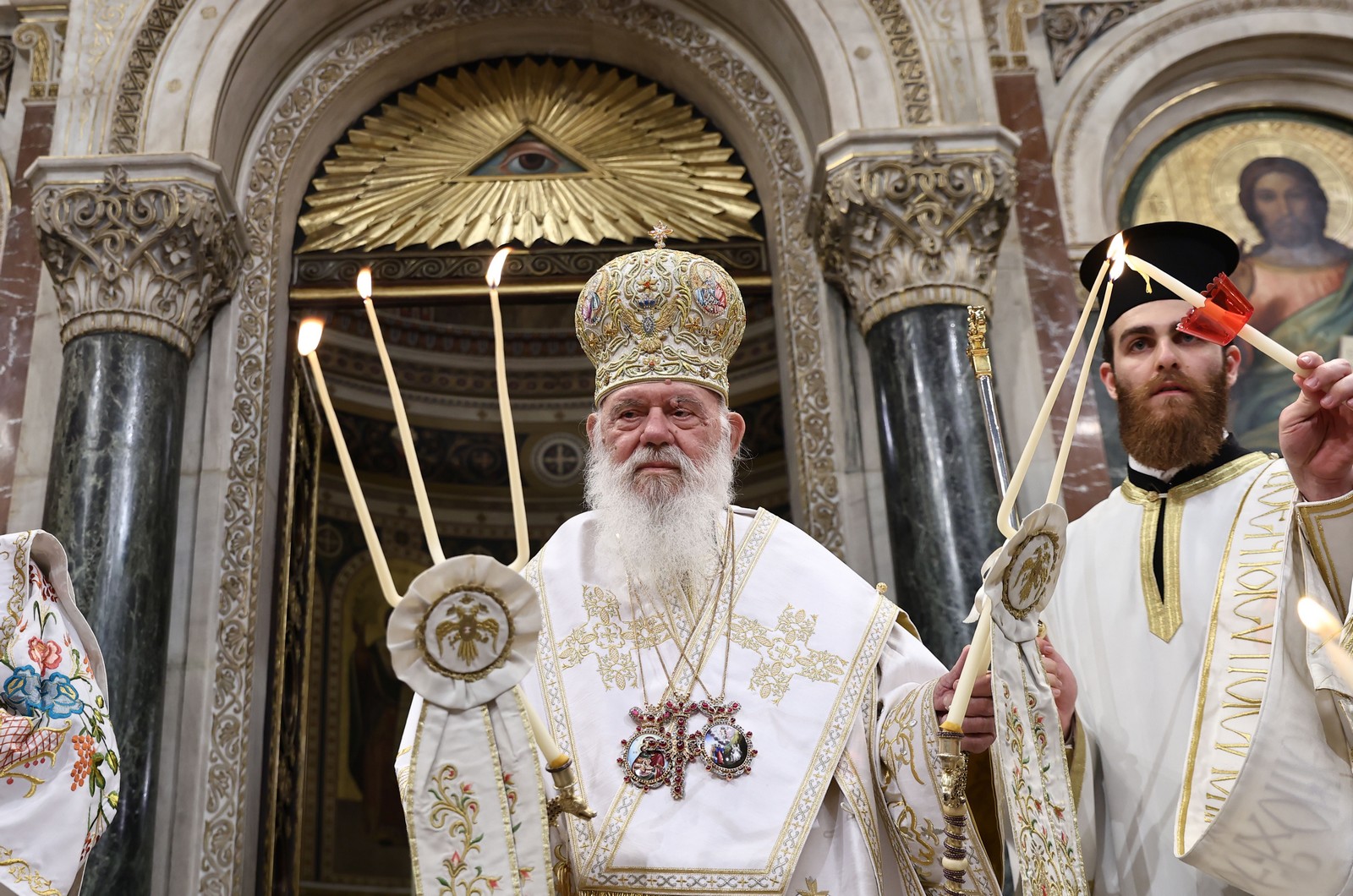 O αρχιεπίσκοπος Ιερώνυμος