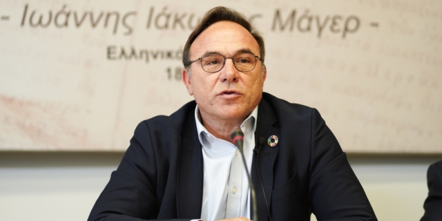 O Πέτρος Κόκκαλης