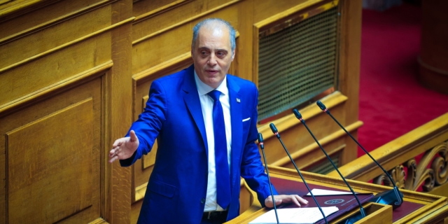 Συζήτηση για την ακρίβεια και τα υπερκέρδη των εταιρειών στην Ολομέλεια της Βουλής