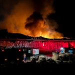 Λαμία: "Η φωτιά στο εργοστάσιο μπήκε πριν γίνει έλεγχος" για τη δηλητηρίαση μαθητών