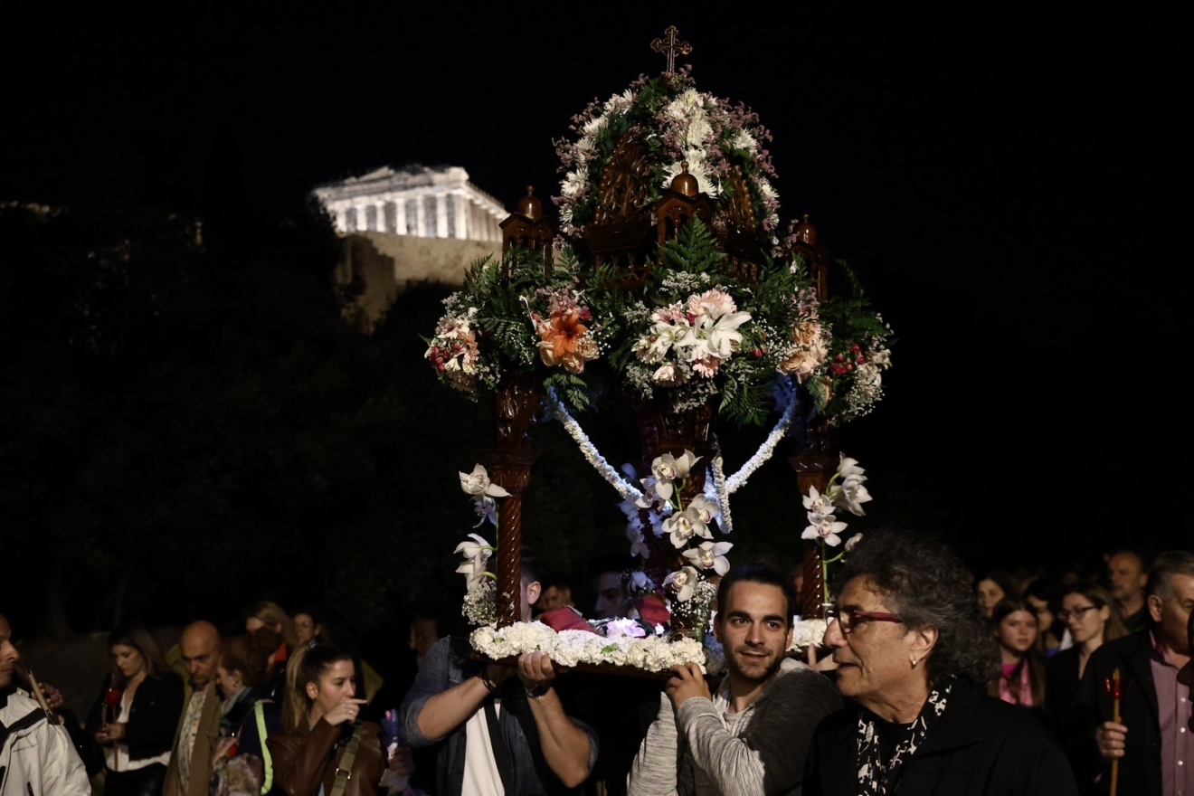 ΑΚΟΛΟΥΘΙΑ ΕΠΙΤΑΦΙΟΥ ΣΤΟΝ ΑΓΙΟ ΔΗΜΗΤΡΙΟ ΛΟΥΜΠΑΔΙΑΡΗ