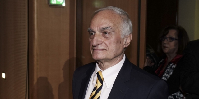 Μανώλης Μαυρομμάτης