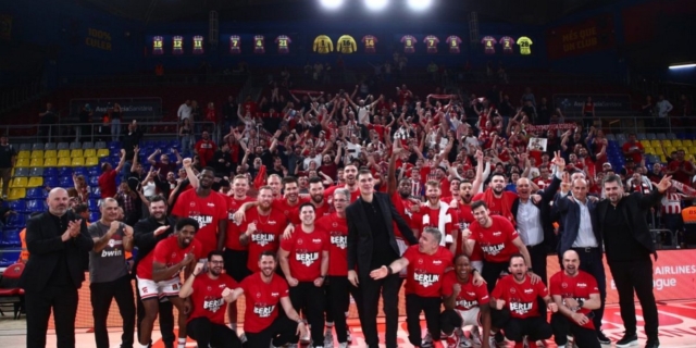 Ολυμπιακός: Ο Μπαρτζώκας και οι παίκτες του στο Καραϊσκάκης για το ματς με την Άστον Βίλα