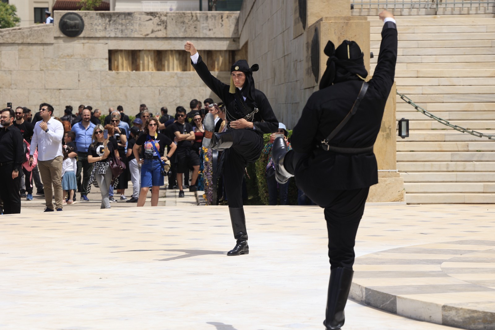 Κατάθεση στεφάνων στο Μνημείο του Αγνώστου Στρατιώτη από την Παμποντιακή Ομοσπονδίας Ελλάδος (ΠΟΕ) και αλλαγή της προεδρικής φρουράς με Πόντιους Εύζωνες για την Ημέρα Μνήμης της Γενοκτονίας των Ελλήνων του Πόντου, Κυριακή 19 Μαΐου 2024.