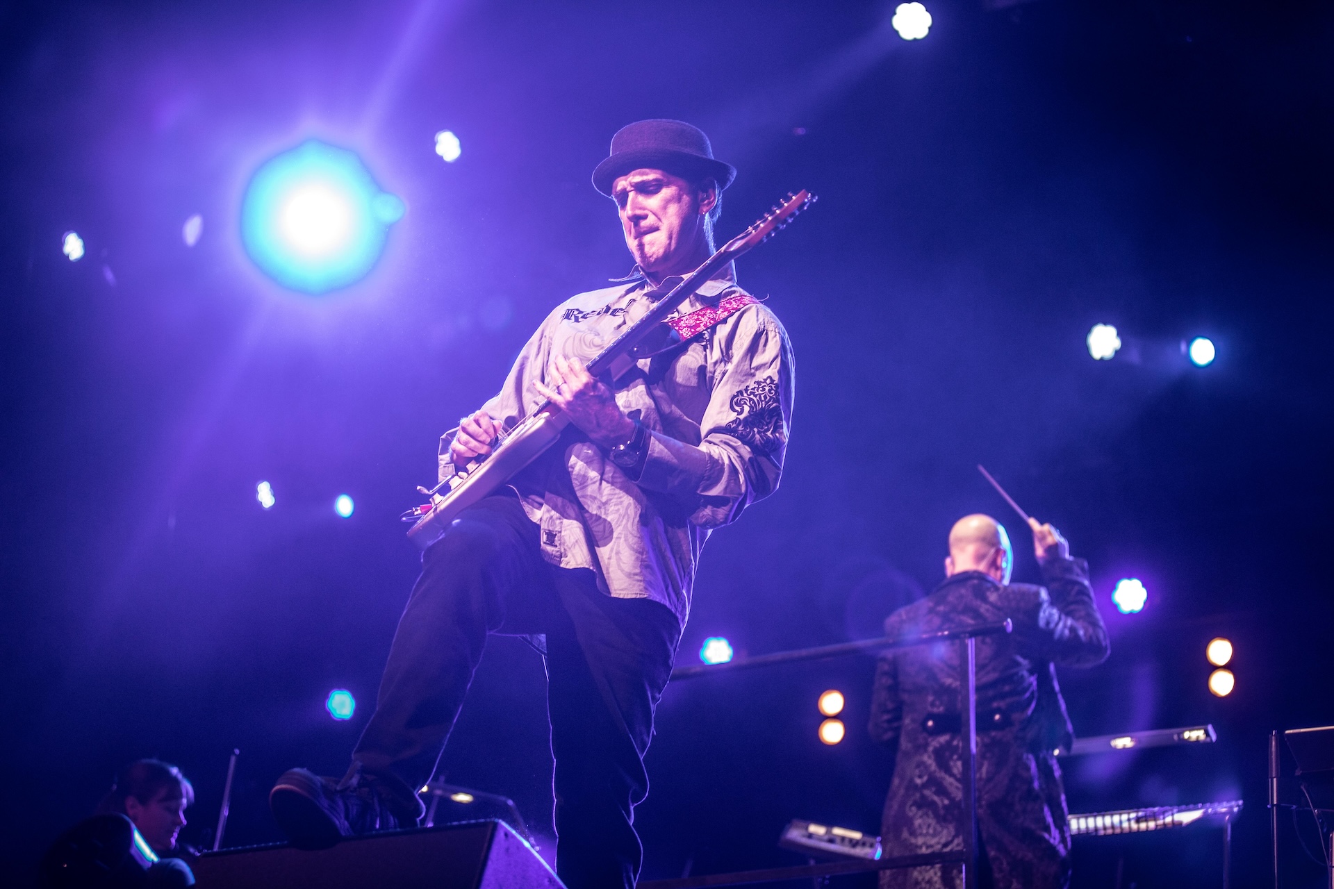 QUEEN SYMPHONIC- A ROCK AND ORCHESTRA EXPERIENCE