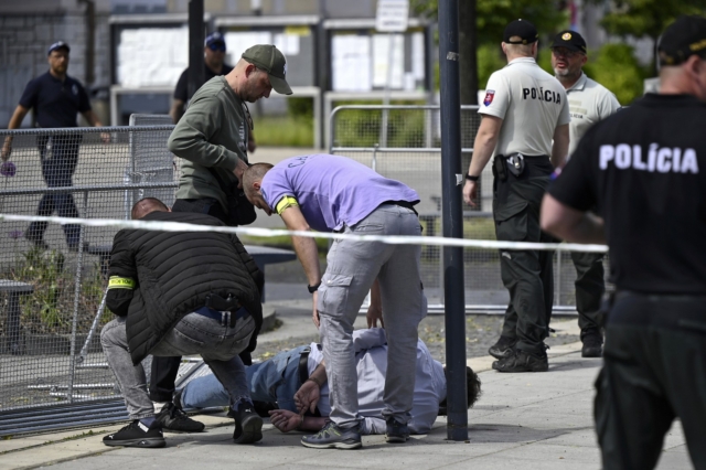 Σλοβακία επίθεση στον πρωθυπουργό Ρόμπερτ Φίτσο