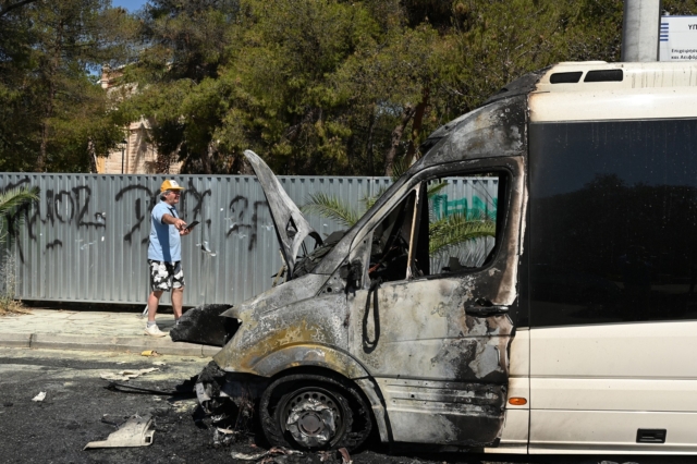 Φωτιά σε τουριστικό λεωφορείο