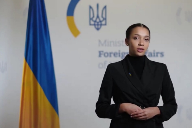 Ουκρανία: Παρουσίασε εκπρόσωπο του υπουργείου Εξωτερικών φτιαγμένη με AI