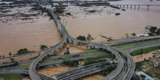 Πλημμύρες στη Βραζιλία: Στους 147 αυξήθηκαν οι νεκροί – 127 αγνοούμενοι