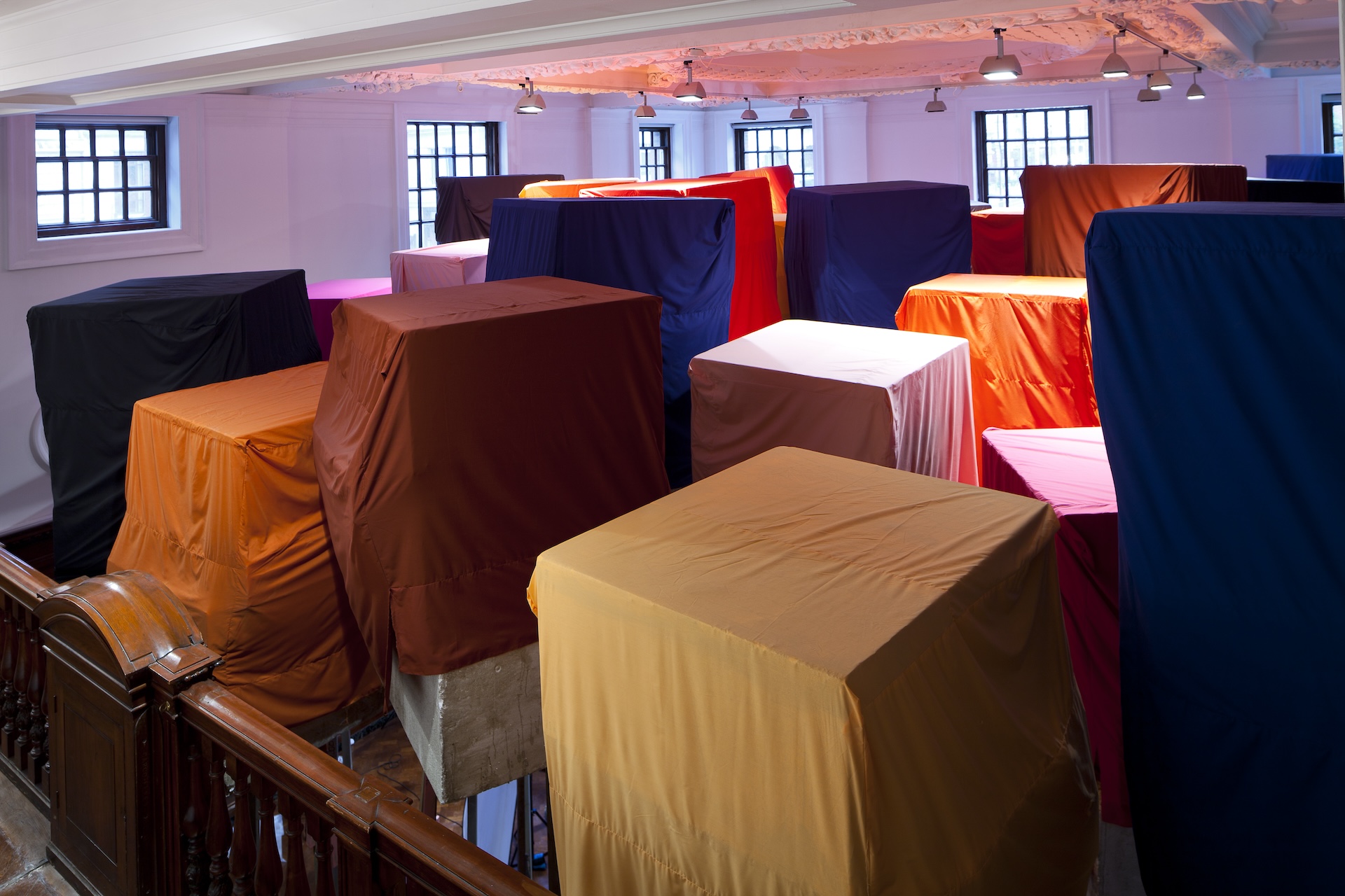 Εύα Στεφανή, Το φωτεινό σπήλαιο, 2024.  (Λεπτομέρεια) Εγκατάσταση, 300 x 300 x 300 εκ.  Ευγενική παραχώρηση της καλλιτέχνιδας