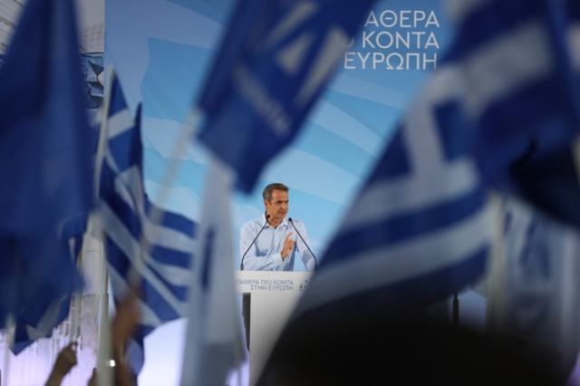“Παραδοσιακή” ΝΔ κατά σημιτικών μουσαφίρηδων