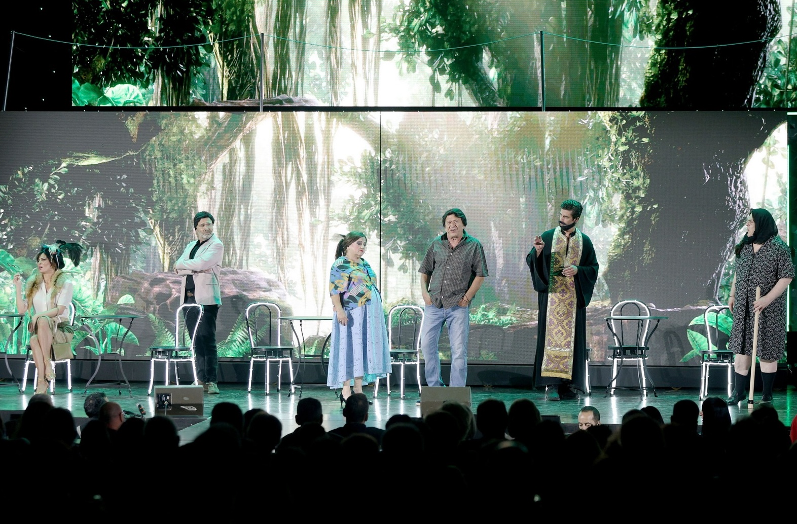 Τότε, τώρα, πάντα- επιθεώρηση