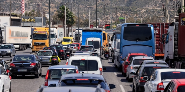 Κίνηση στους δρόμους: Προβλήματα σε Κηφισό και κέντρο – LIVE ΧΑΡΤΗΣ