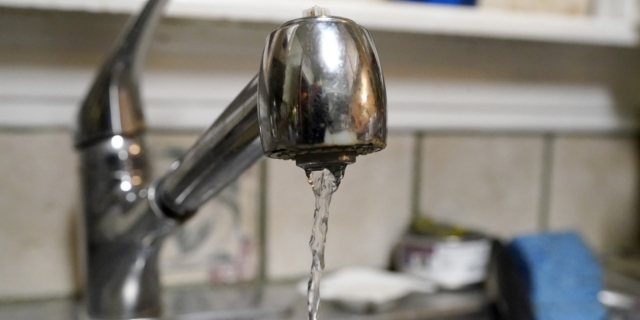 Καναδάς: Με απόλυτη φειδώ το νερό για 1,4 εκ. κατοίκους