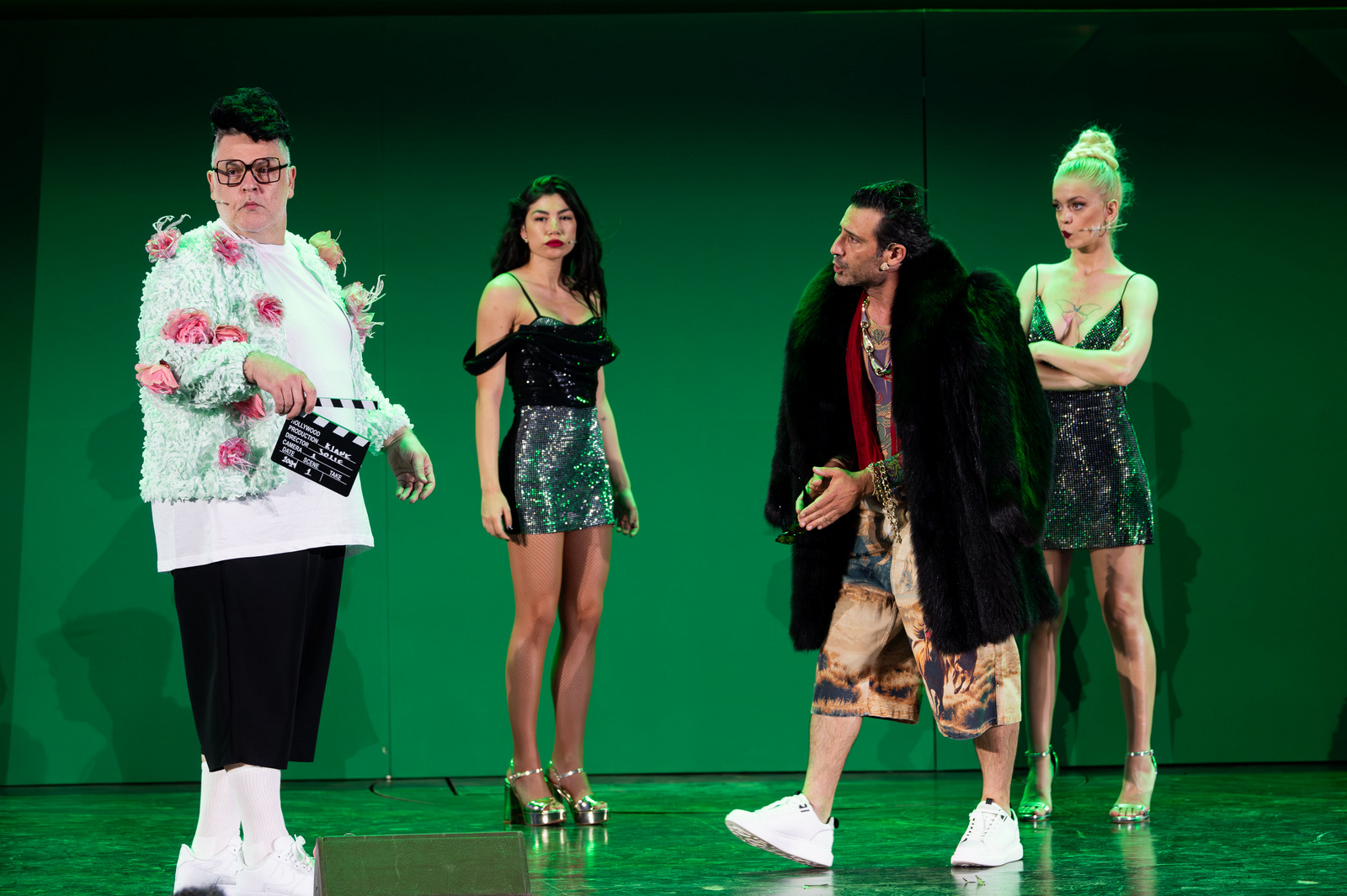 Τότε, τώρα, πάντα/ επιθεώρηση