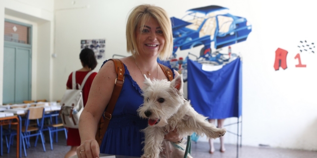 Στιγμιότυπο από την εκλογική διαδικασία για τις ευρωεκλογές σε εκλογικό τμήμα της Αθήνας, Κυριακή 9 Ιουνίου 2024.