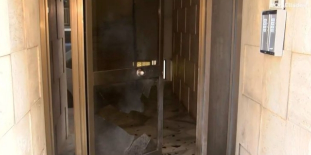 Έκρηξη σε είσοδο πολυκατοικίας στο Παγκράτι