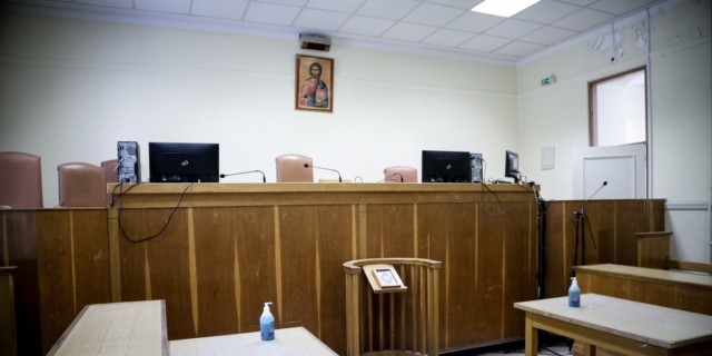 Εφετείο έκρινε ότι ο πρόωρος τοκετός δεν είναι λόγος ανωτέρας βίας για την απουσία δικηγόρου – Αντιδρά ο ΔΣΑ