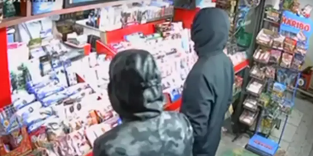 Νέα Φιλαδέλφεια: Ανήλικοι λήστευαν συνεχώς το ίδιο περίπτερο – Βίντεο ντοκουμέντο