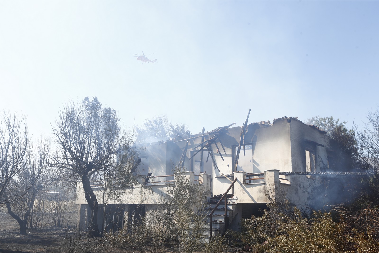 Πυρκαγιά στην λεωφόρο Βάρης - Κορωπίου