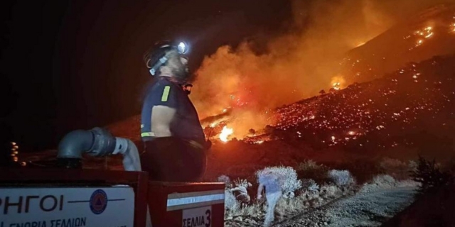Υπό έλεγχο η φωτιά στο Ρέθυμνο – Φόβος για αναζωπυρώσεις