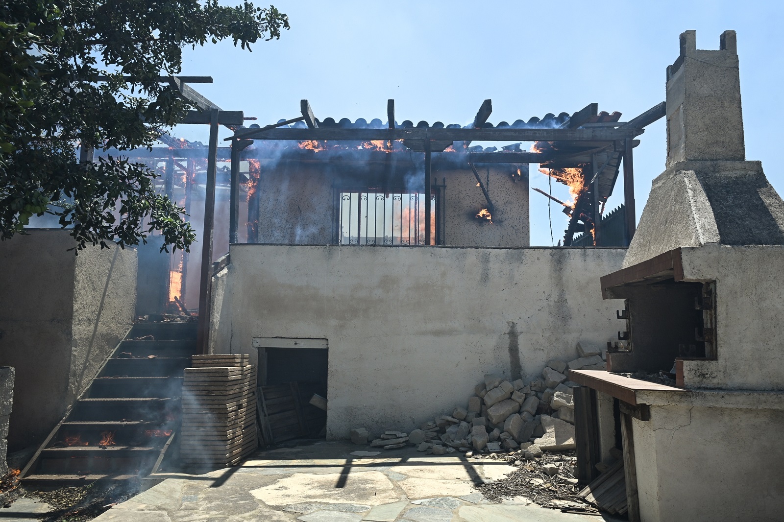 Φωτιά στο Κίτσι Κορωπίου