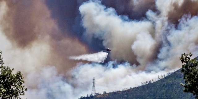 Φωτιά στην Πάρνηθα – Κικίλιας: “Χωρίς ενεργό μέτωπο, αλλά η μάχη δεν έχει τελειώσει”
