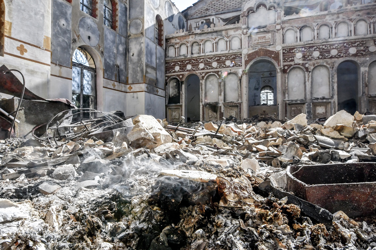 Καταστράφηκε ολοκληρωτικά ο Iερός Nαός Kοιμήσεως της Θεοτόκου στην Απιδούλα από την μεγάλη φωτιά που πέρασε από την Αχαΐα στην Πηνεία. 