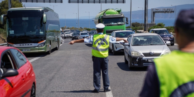Κίνηση οχημάτων στην Αθηνών - Κορίνθου