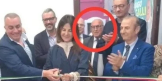 Ιταλία: Αντιδράσεις για το “είμαστε συνηθισμένοι στα κρεματόρια” στελέχους της Μελόνι