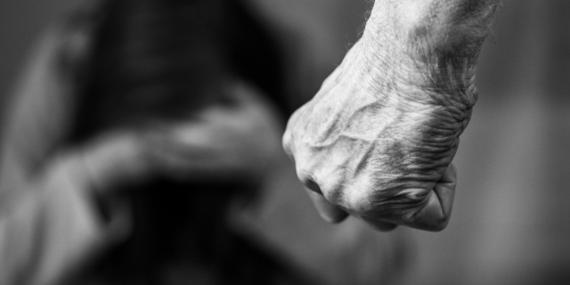 Ενδοοικογενειακή βία