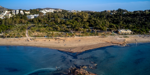 Θάλασσα στο Καβούρι (αρχείου)