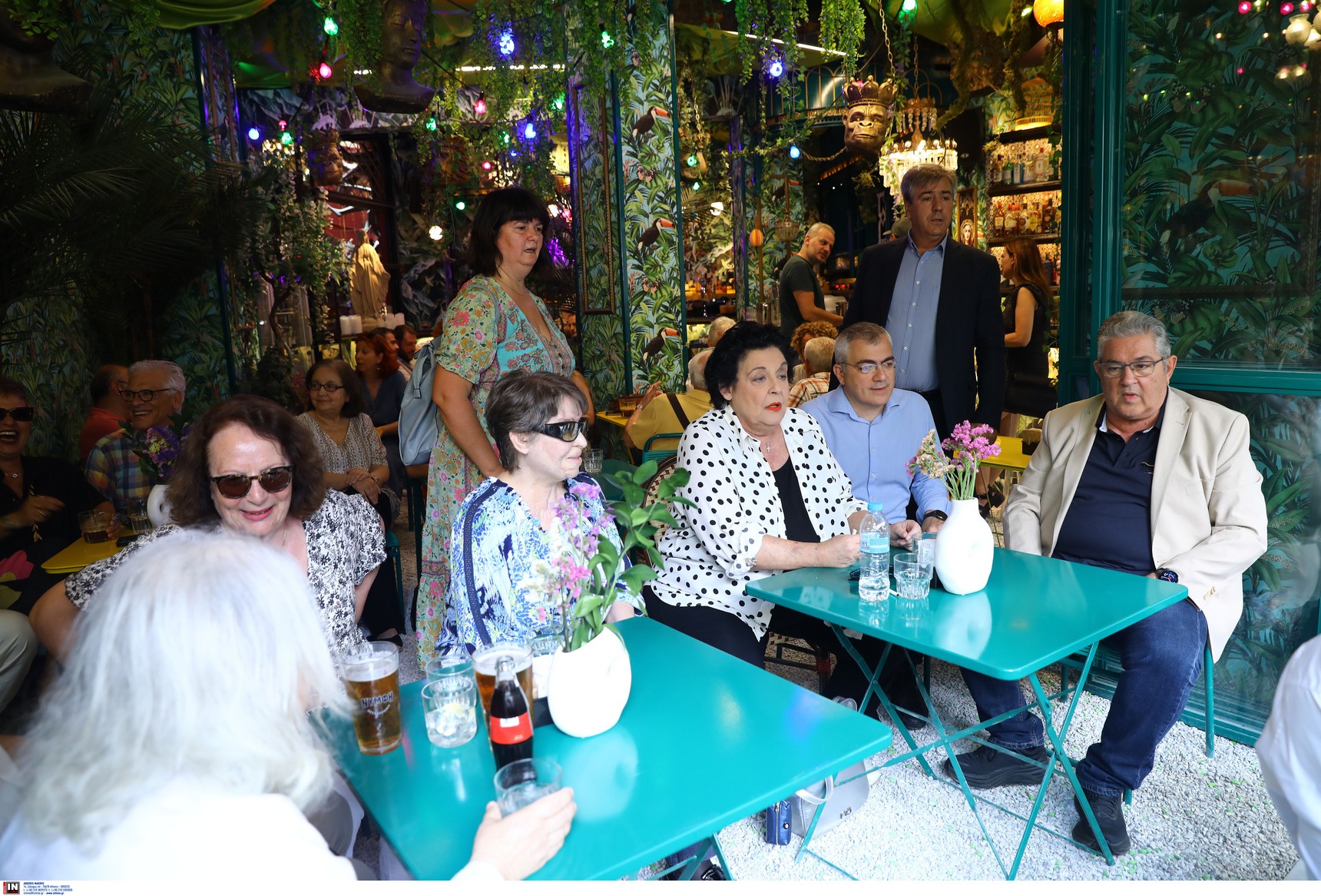 Στιγμές χαλάρωσης με υποψήφιους ευρωβουλευτές, στελέχη του ΚΚΕ, φίλους και συνεργάτες