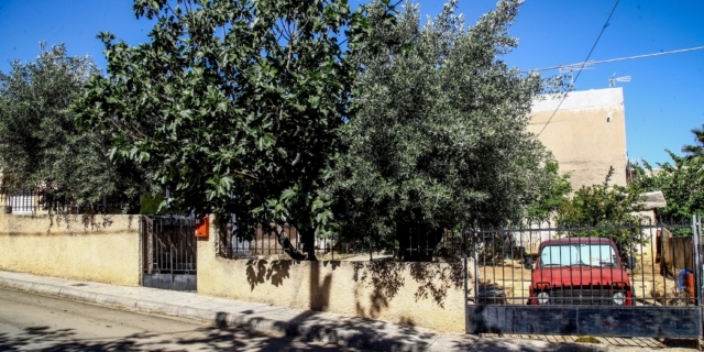 Το σπίτι όπου εντοπίστηκε η απανθρακωμένη σορός στα Άνω Λιόσια